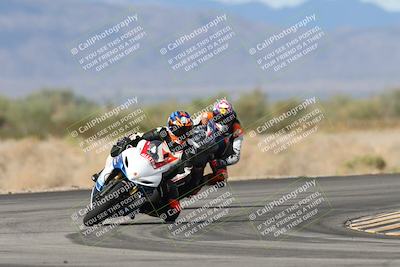 media/Nov-16-2025-Race Pace (Sun) [[8c5fa54630]]/Verified Riders/7-Turn 4 (1155am)/